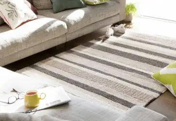 Mẫu thảm trang trí phòng khách bằng nỉ, lông và nhựa hiện nay