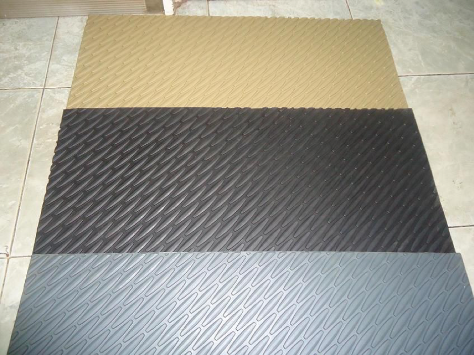 Thàm chùi chân giá cao su