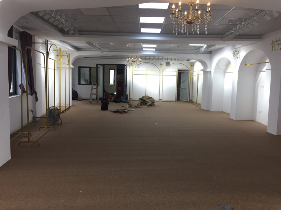 Thảm văn phòng màu nâu cổ điển