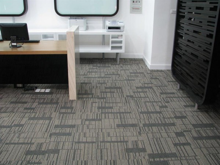 Thảm sàn văn phòng khá đa dạng về chất liệu