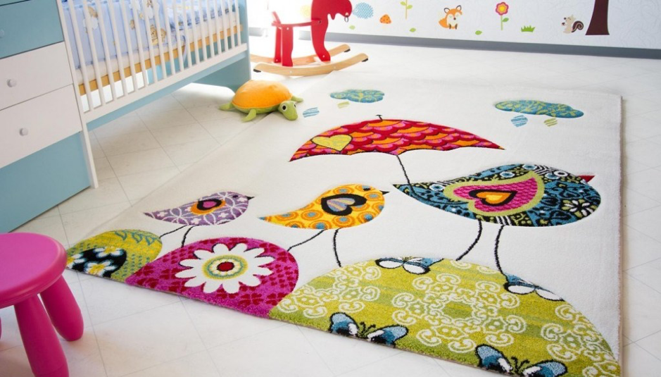 Thảm lót sàn cho bé thường có hoạ tiết, màu sắc đa dạng, sinh động