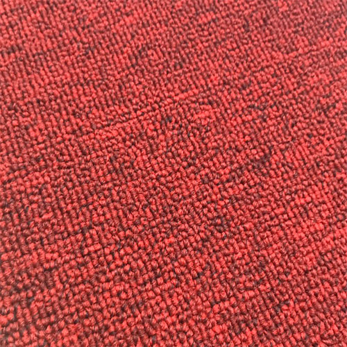 Thảm cuộn một màu đỏ